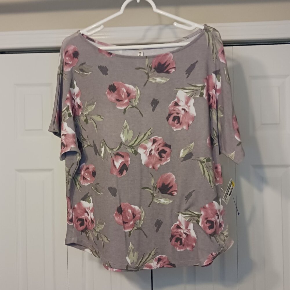 NWT Emerald Purple/Pink Short Sleeve Top Size S